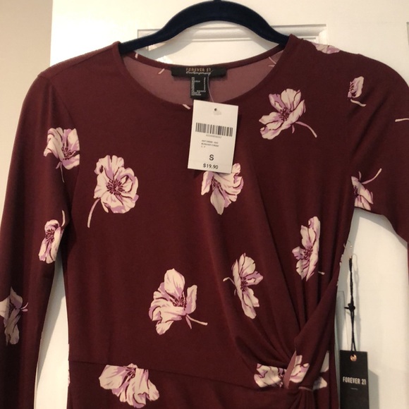 Never worn dress - Picture 2 of 4